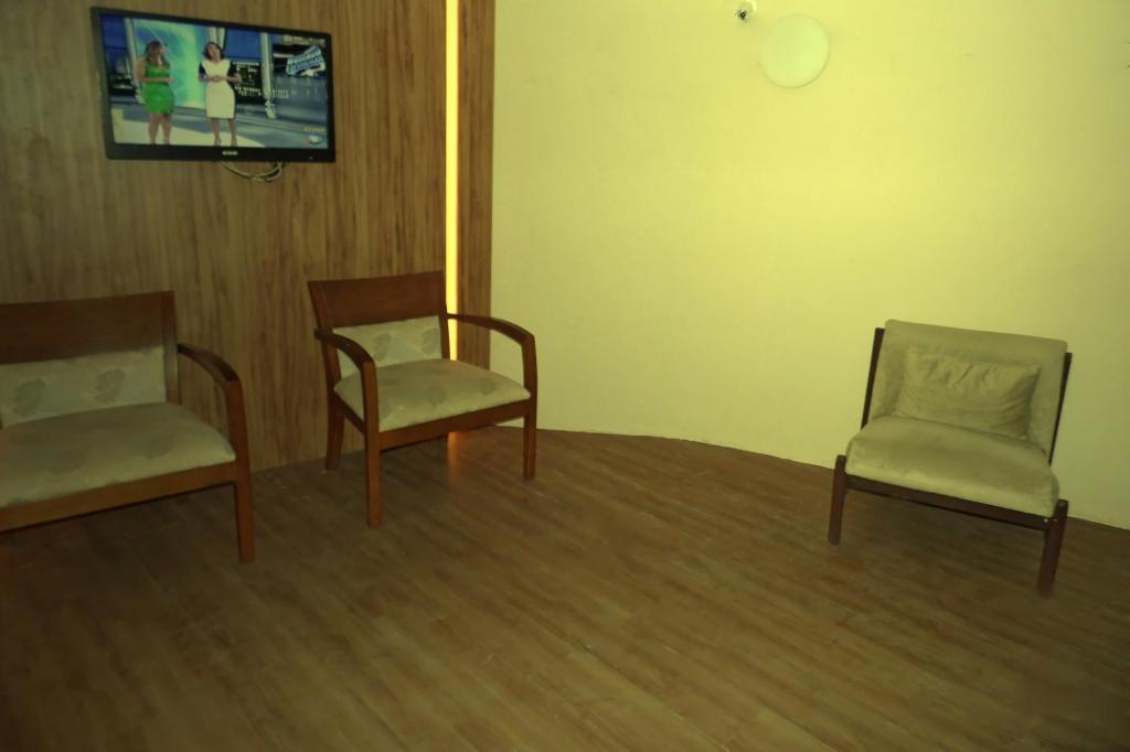 Miron 2* Salvador